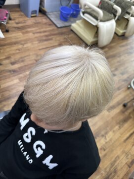 ビューティーサロンワタナベ 本店 ホワイトカラー