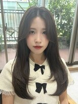 ジーナ 福岡天神(Zina)&nbsp;韓国風／顔周りカット／レイヤーカット