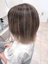 ネリ(NERi)&nbsp;抜け感たっぷり☆バレイヤージュ×外ハネミディアム
