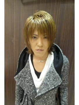 ヘアセットサロンエッジ(Edge) メンズ　かなり控えめなスジ盛り