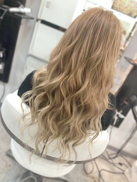 トゥエンティーフォー(24) エクステでボリュームプラス!ふんわり華やか派手髪ロング