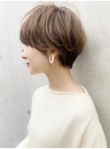 大人可愛い前髪長めのひし形耳掛けショートボブ30代40代50代
