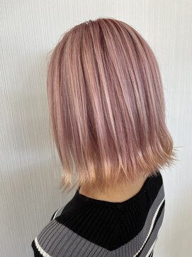 アリュール(Allure) シャドールーツカラー×コーラルピンク