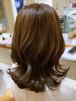 ミミ ヘアーサロン(Mimi)の写真/《春日井市》グレイカラーにハイライトを入れることで白髪が伸びてきてもわかりにくい立体感の出るヘアに♪