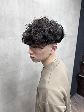 ダズルヘアーエイチ(DAZZLE hair H) スペインカール×スキンフェード