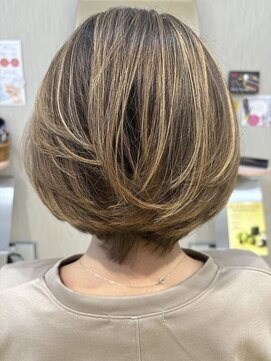 リヴァージュ(RIVAGE) 白髪ぼかしハイライトショート/30代40代50代