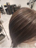 スリービープラス(3beplus) 白髪を活かしたカラー