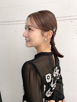 横顔も可愛いタイトポニー後れ毛結婚式ヘアセット渋谷mutsuki
