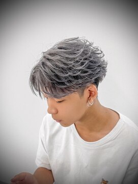 ルースト 京都駅前店(ROOST) フェザー×グレーカラー