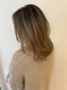 ヘアースタジオ ゼン カロン(Hair studio Zen kalon) シャドールーツルーツ×ミルクティーブラウン20代30代40代