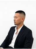 20代メンズ向けスキンフェード｜男らしさ際立つバズカット