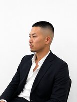 ブリリアント ヘアー ダイヤ(Brilliant Hair Dia) 20代メンズ向けスキンフェード|男らしさ際立つバズカット