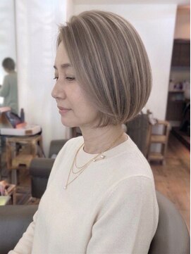 ヘアスタジオルース(HAIR STUDIO LUZ) 40代50代60代の大人ボブ/白髪ぼかしハイライト/堀江/北堀江