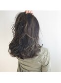 ダークグレージュ×ハイライト