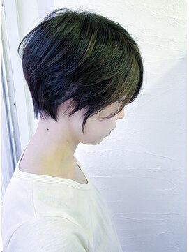 ムーンジェジェ(moon jeje) ナチュラルハイライトで大人可愛いハンサムショートボブby柴立