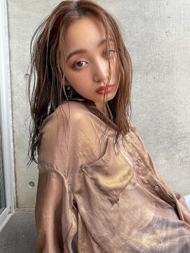 ルーム(Loom.) ミディアムルーズウェーブ