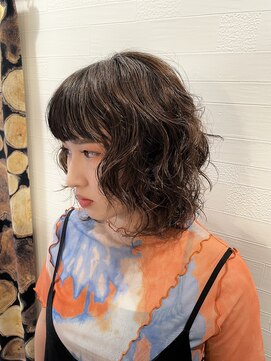ルームスヘアー(Rooms Hair) ウルフパーマ　ぱっつん前髪