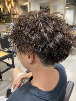 レオン(Re:ON) センターパートツイストスパイラルパーマ