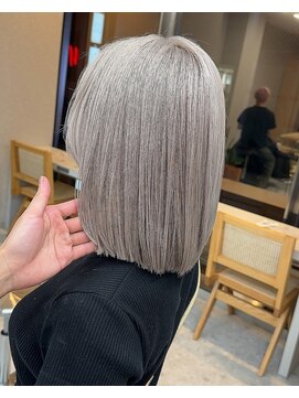 天神美容室 ダブルカラー／レイヤーカット／ハイトーン