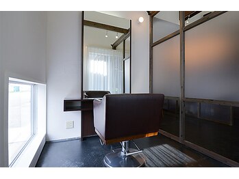 半個室型美容室DIVA【ディーバ】