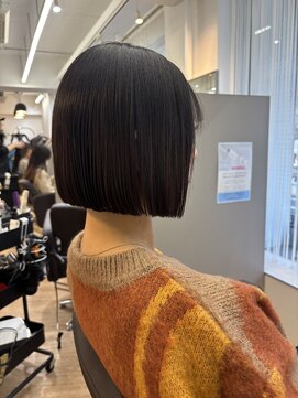 ジエクト ヴィシア(The Ect VIXIA) 切りっぱなし　前下がり　縮毛矯正　縮毛ボブ　ストレート