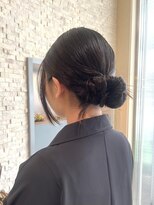 ヴィサージュプラス(VISAGE plus)&nbsp;結婚式のお呼ばれに大人タイトなカチモリアレンジ