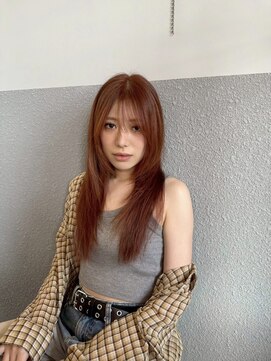 イェスオキナワ(yes okinawa) 赤みのあるオレンジカラーにレイヤーカットで季節感のあるヘアに