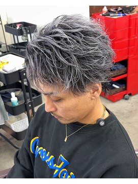 リップス 吉祥寺店 (LIPPS) ホワイトシルバーアッシュバレイヤージュサーフフェザーショート