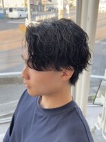 ブランコトレス 鏡島(BLANCO tres) 波巻きパーマ/縦落ちパーマ/センターパート