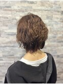 こなれ感爆発。シルエットで魅せる大人パーマ
