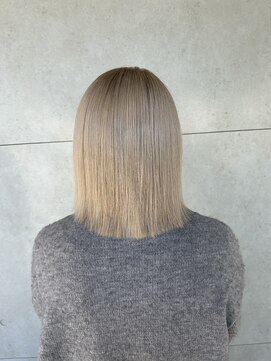 ヘアーメイク アディクト(HAIR MAKE addict) ホワイトブロンドカラー