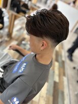 ヘアーメイクスタジオ ライフセカンド(HAIR MAKE STUDIO LIFE 2ND)&nbsp;センターパート　フェード