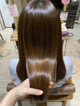 プラグ バイ ネオリーブ(plug by neolive) 艶髪 髪質改善 酸熱トリートメント 1回目