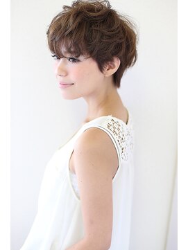 パシフィックダズールバトン(Pacific Dazzle baton) 小顔感ラフショート