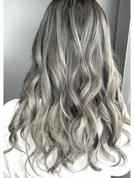 トリニティ(trinity) 透明感ブリーチ！グレージュスタイル【豊見城トリニティ】