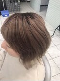 ピンクベージュ