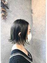 ハグ ニシコヤマ アトリエ(hug nishikoyama atelier) 外ハネボブ切りっぱなしボブ美髪アッシュオリーブミニボブ