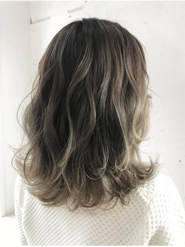 ニッチ(NICHE) 【NICHE HAIR】【西鎌倉】ケアブリーチハイライトカラー