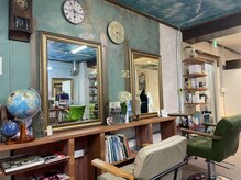 ピエスデシュブー(piece des cheveux)の雰囲気（ARTとカワイイ物を集めた店内。オリジナルアパレルも買えます）