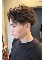 ブルニール 心斎橋(BLEUNIR)&nbsp;センターパート七三ツーブロックソフトツイストパーマ