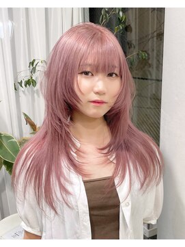 ジーナ オモテサンドウ(XENA) ピンクベージュ×ウルフカット×ピンクカラー×レイヤーカット