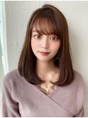 韓国風レイヤー/外ハネくびれ/ミディアムレイヤー／ぱっつん前髪
