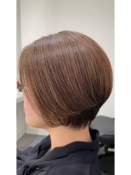 ブルージュ ヘアー(Brugge hair) 前下がりショートボブ