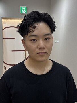 スタンド 博多(STAND) フェザーパーマ大人ショートスタイル