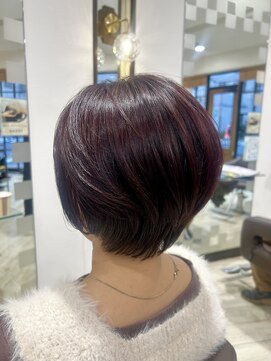 ピンクブラウン×丸みショート