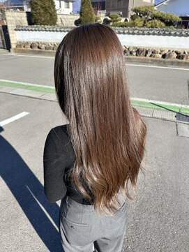 メゾン アヴァロ(Maison Avallo) 明るめグレーブラウンカラー