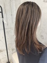 プラスシー(+C) ハイライトで作る長持ちベージュカラー!福岡ハイライト