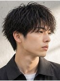 メンズショート ウェットパーマ ゆるめツイストスパイラル 黒髪