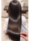 触れた瞬間に違いがわかる、美髪矯正ストレート