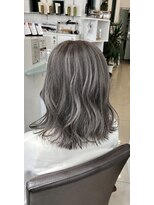 ミント(minto)&nbsp;グレージュ白髪ぼかしハイライト髪質改善白髪・エイジングケア
